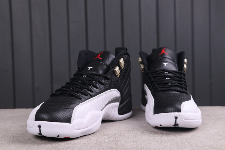 Air Jordan 12 Playoffs 2022