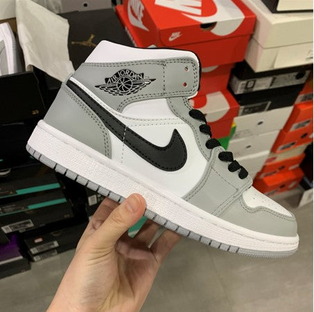 Air Jordan 1 Mid Light Smoke Grey