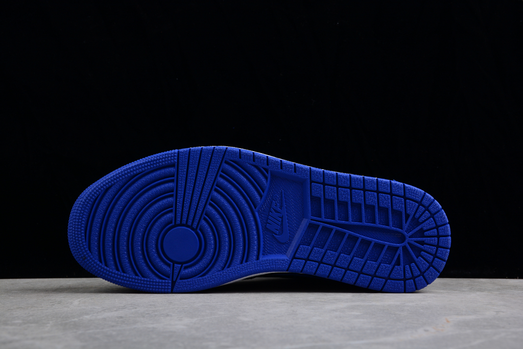 Air Jordan 1 High OG 'Patent Royal'