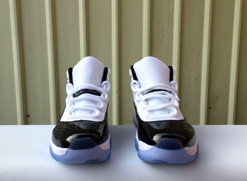 Air Jordan 11 Concord
