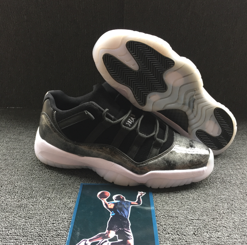 Air Jordan 11 Low Barons