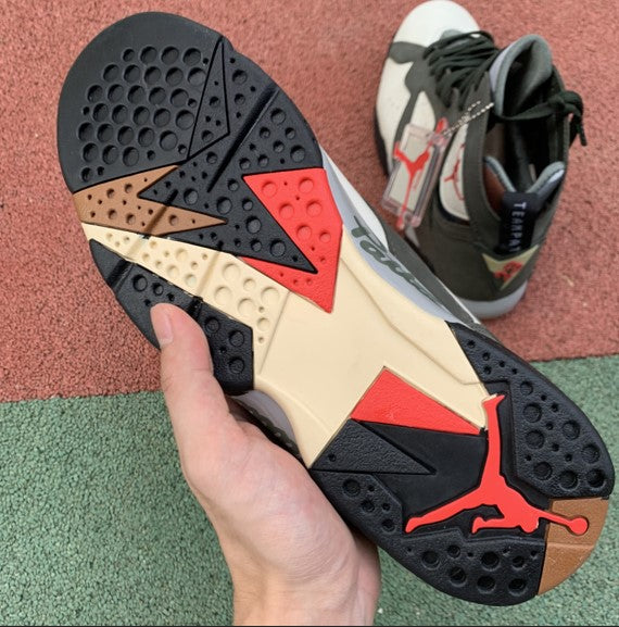 Air Jordan 7 Retro x Graffiti Patta