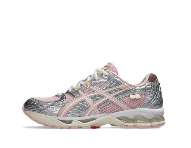 Asics Gel-Nimbus 10.1 Vandy The Pink x atmos Banana Split Strawberry 1203A865-702