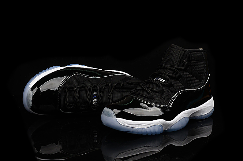 Air Jordan 11 Space Jam