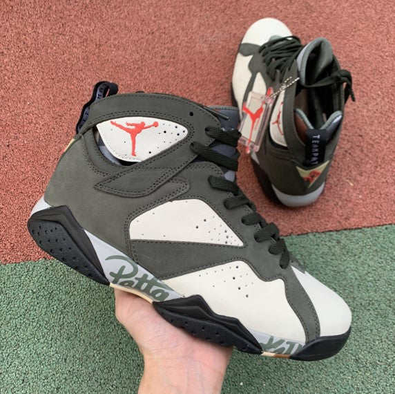 Air Jordan 7 Retro x Graffiti Patta