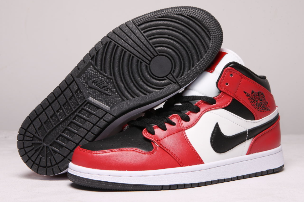 Air Jordan 1 Mid Chicago Black Toe