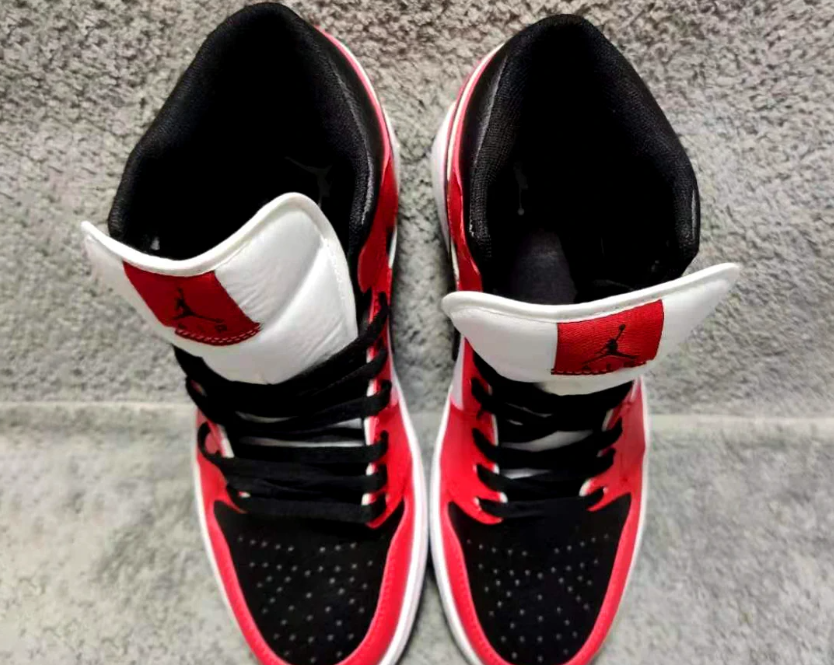 Air Jordan 1 Mid Chicago Toe Shoes Sneakers