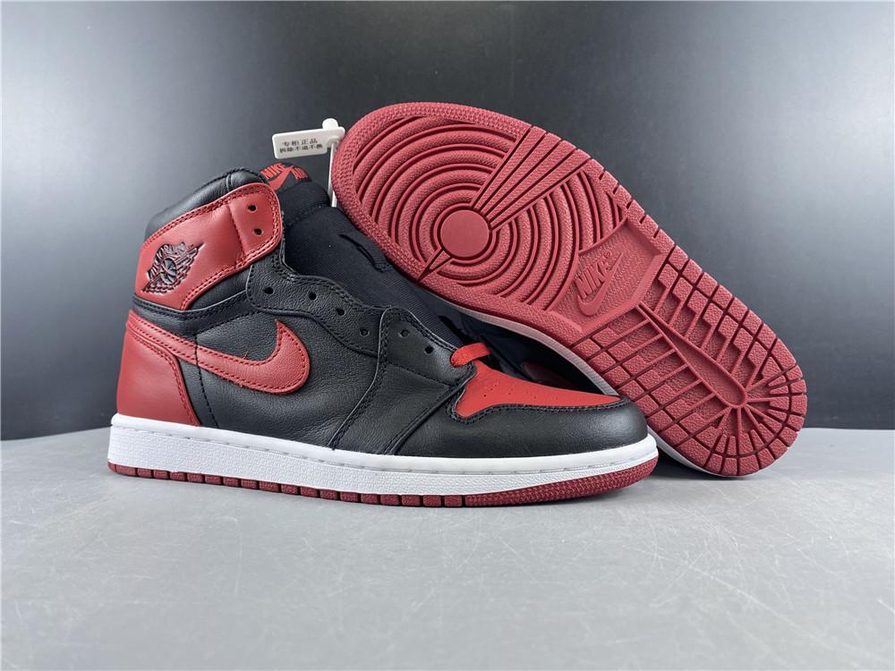 Air Jordan 1 Retro Banned (2011)