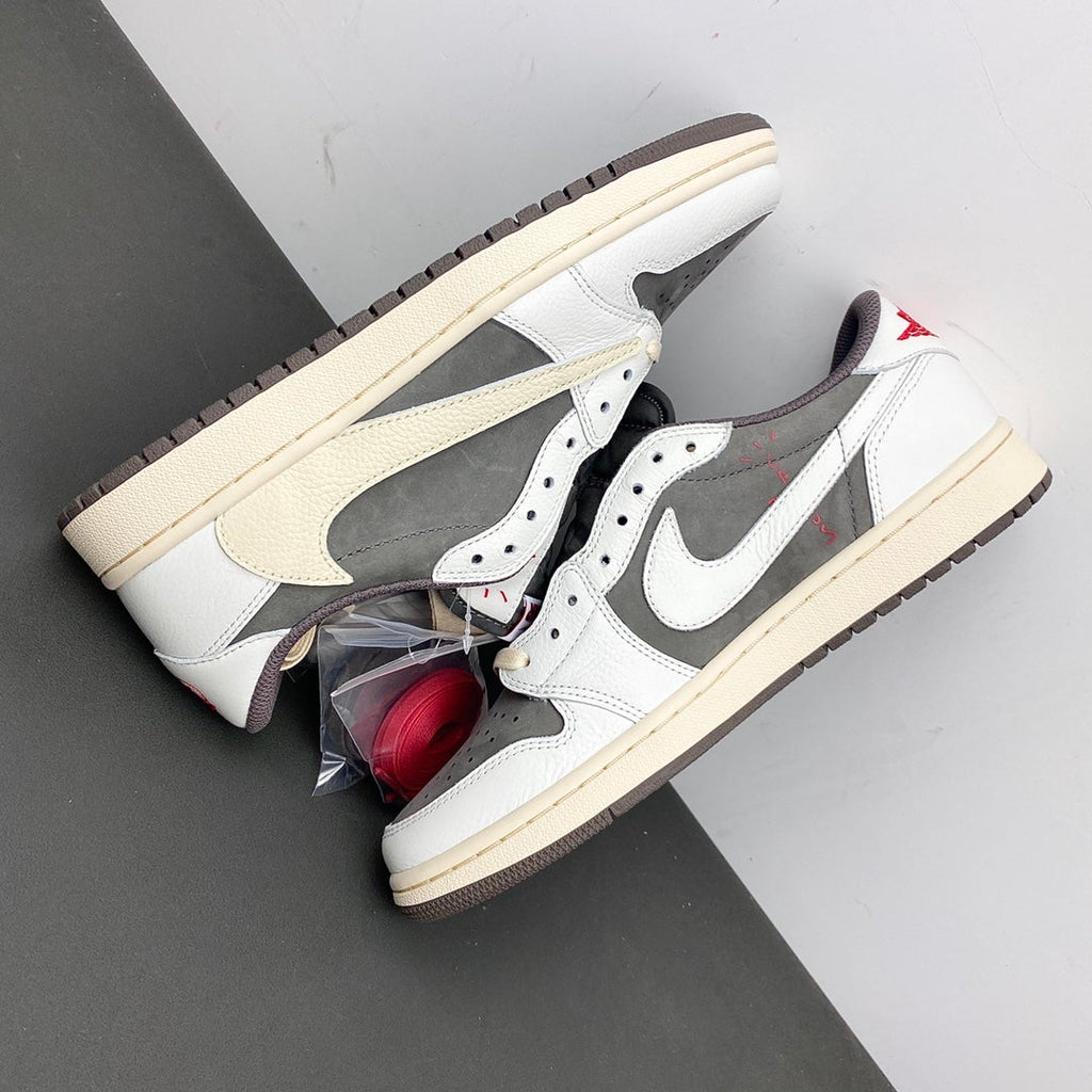 Air Jordan 1 Low OG Reverse Mocha x Travis Scott