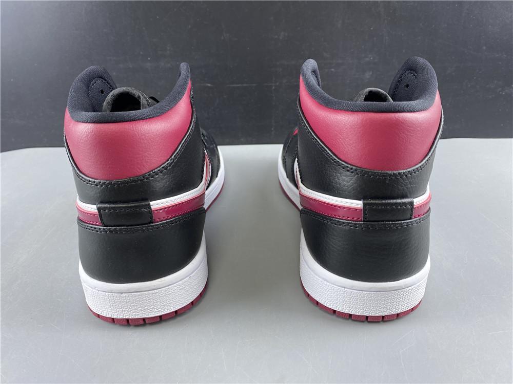Air Jordan 1 Mid Bred Toe