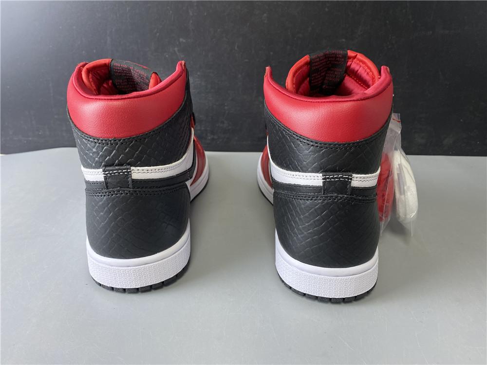 Air Jordan 1 Retro High Satin Snake Chicago