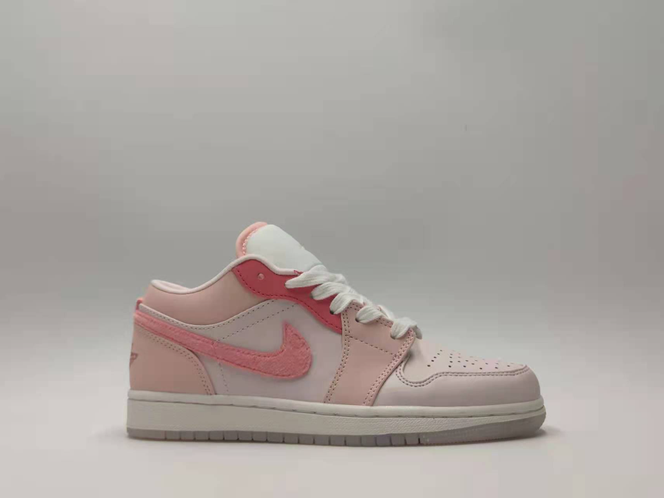 Air Jordan 1 Low Mighty Swooshers Pink