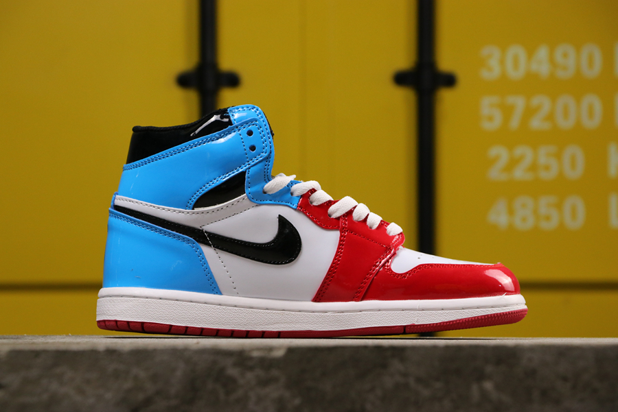 Air Jordan 1 High Fearless Chicago Unc Red White Blue USA