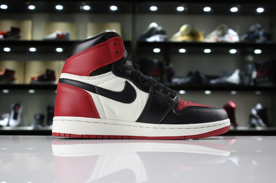 Air Jordan 1 Retro High Bred Toe