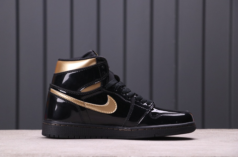 Air Jordan 1 High Black Metallic Gold