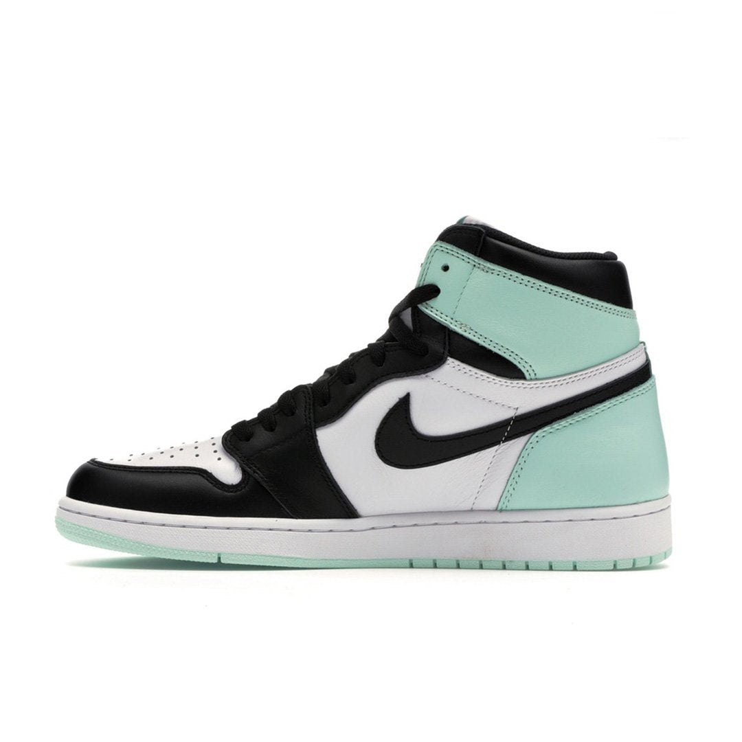 Air Jordan 1 Retro High Igloo