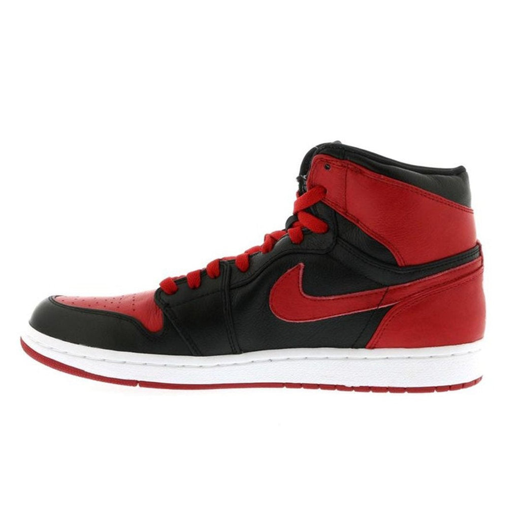 Air Jordan 1 Retro Banned (2011)