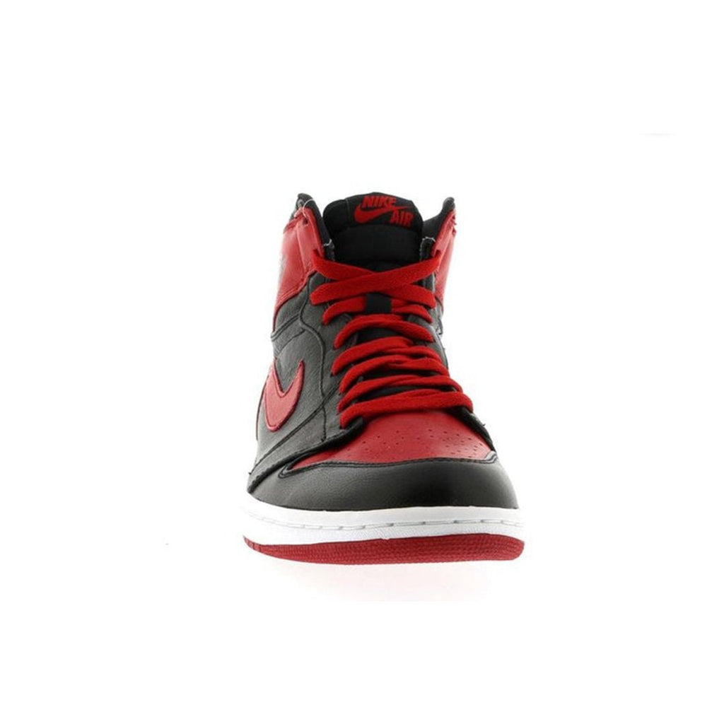 Air Jordan 1 Retro Banned (2011)