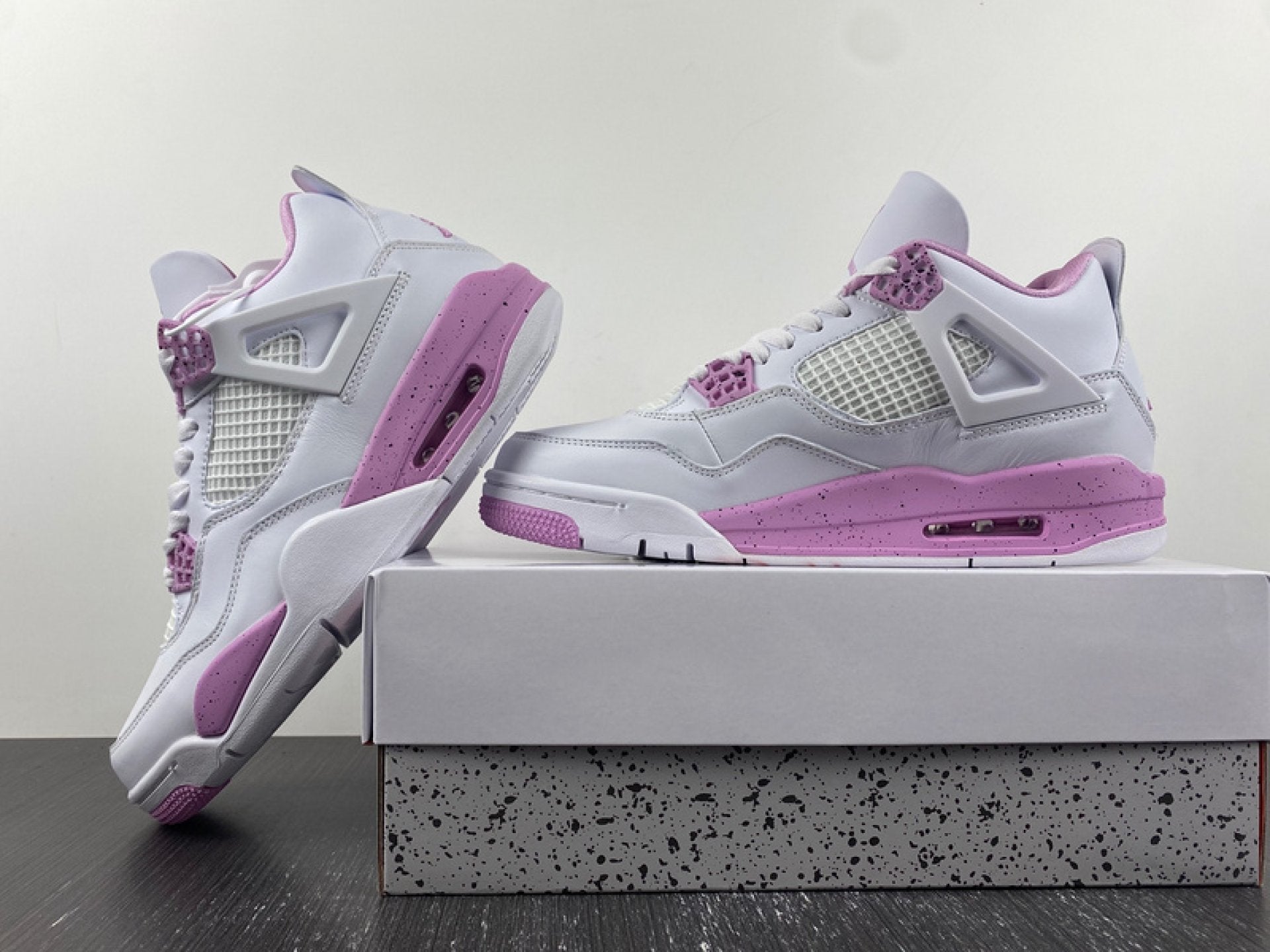 Air Jordan 4 White Pink