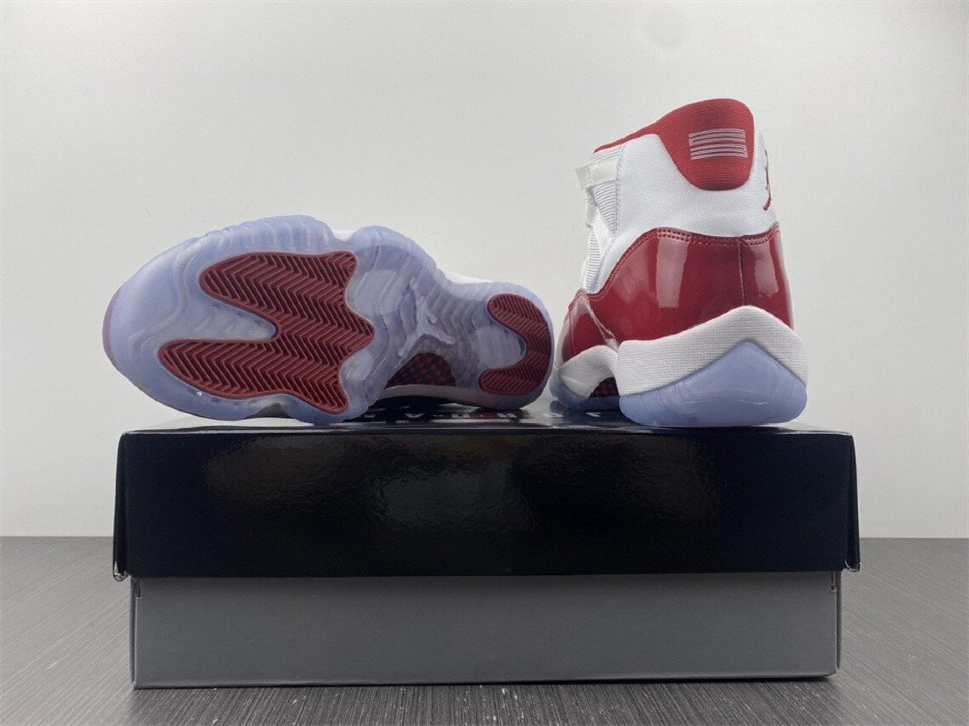 Air Jordan 11 Retro Cherry (2022)