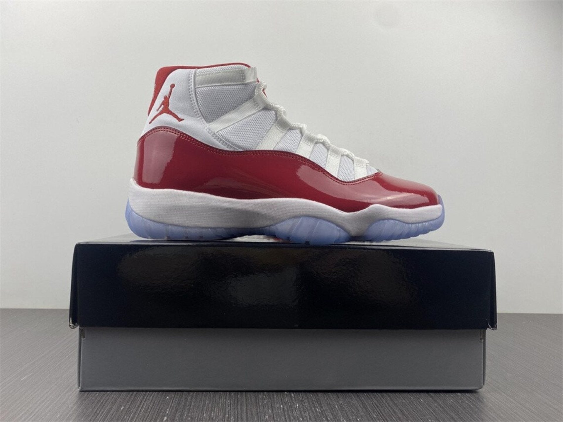Air Jordan 11 Retro Cherry (2022)
