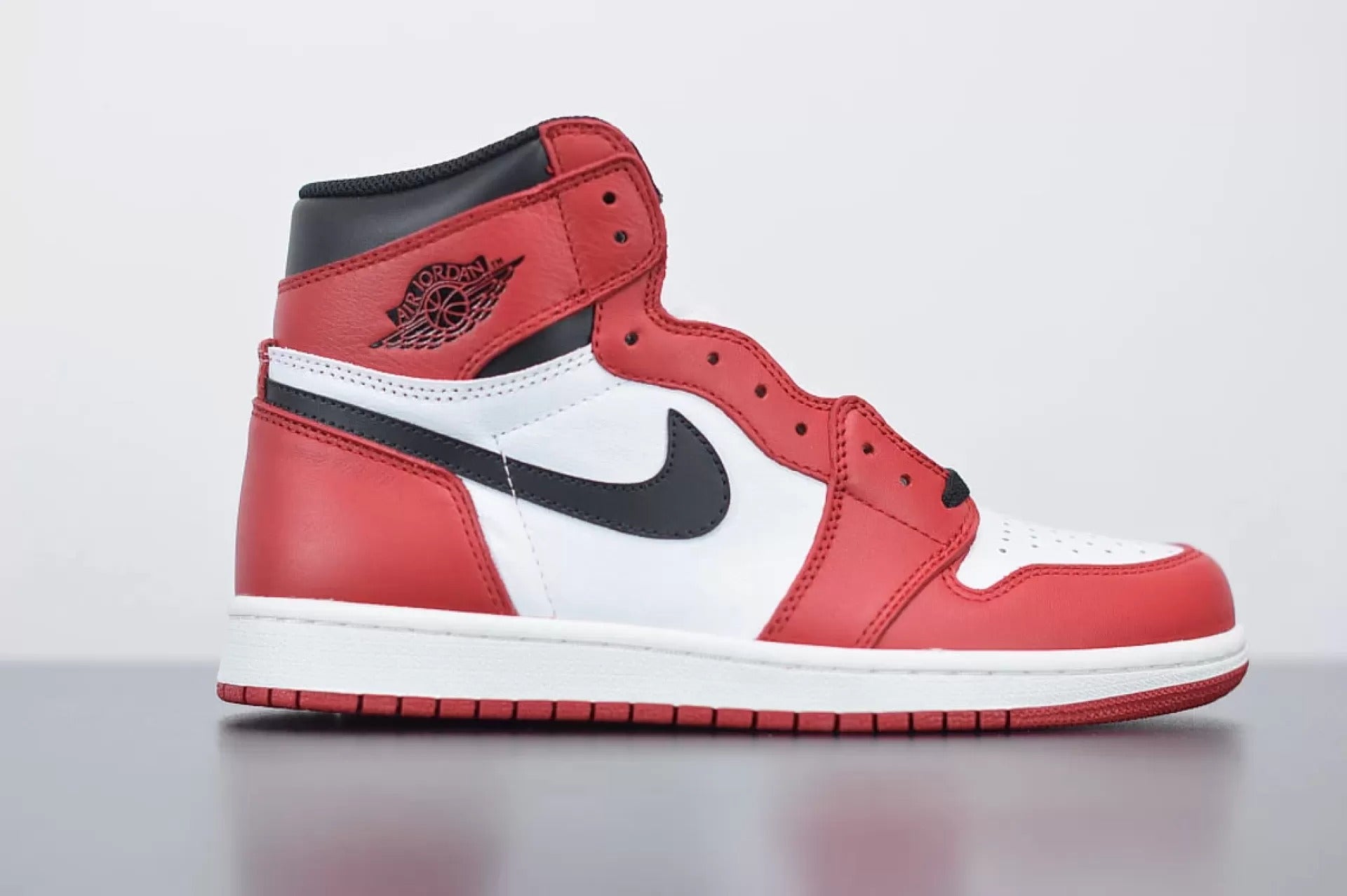 Air Jordan 1 Retro Chicago (2015)