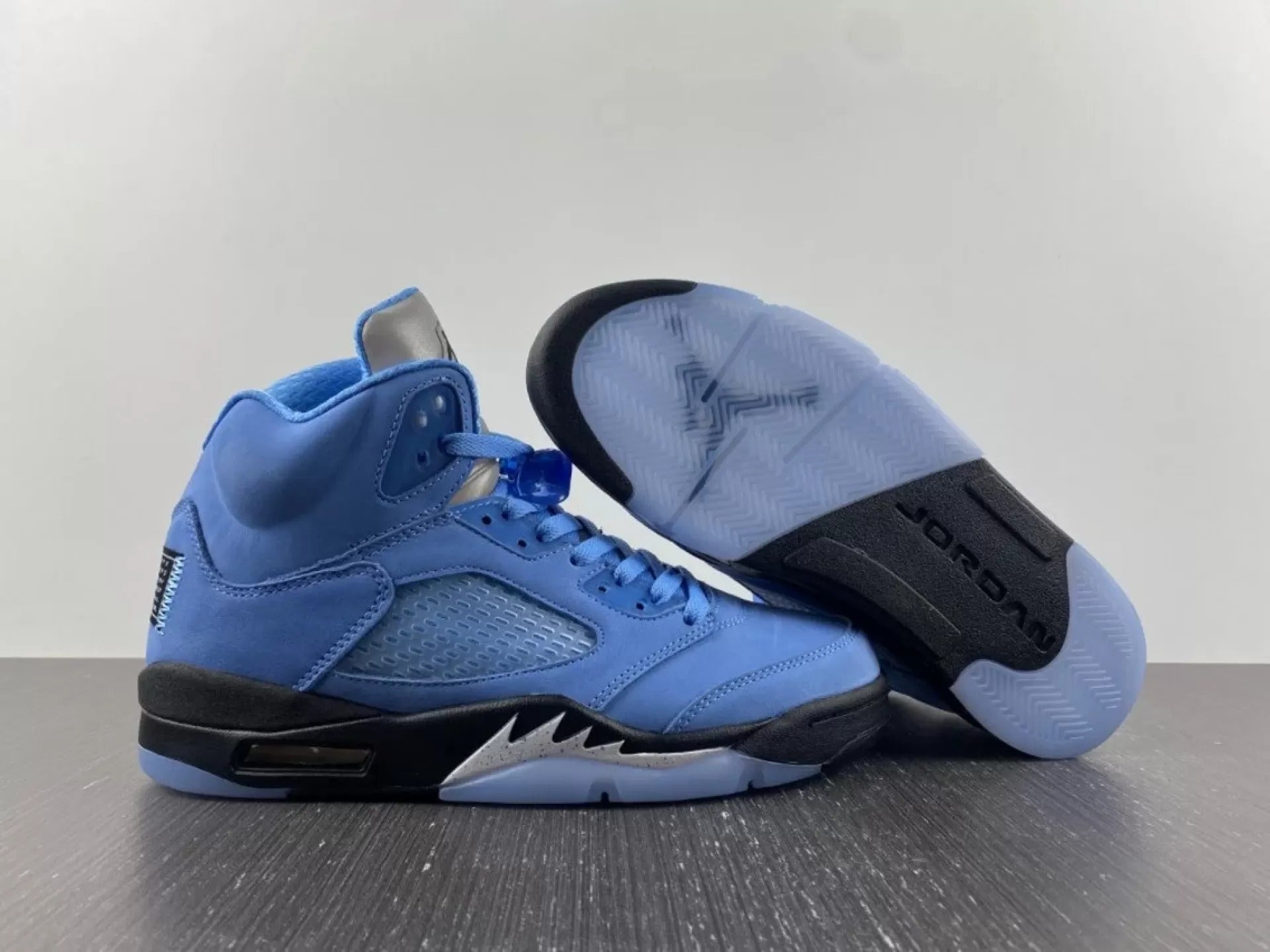 Air Jordan 5 Retro UNC University Blue
