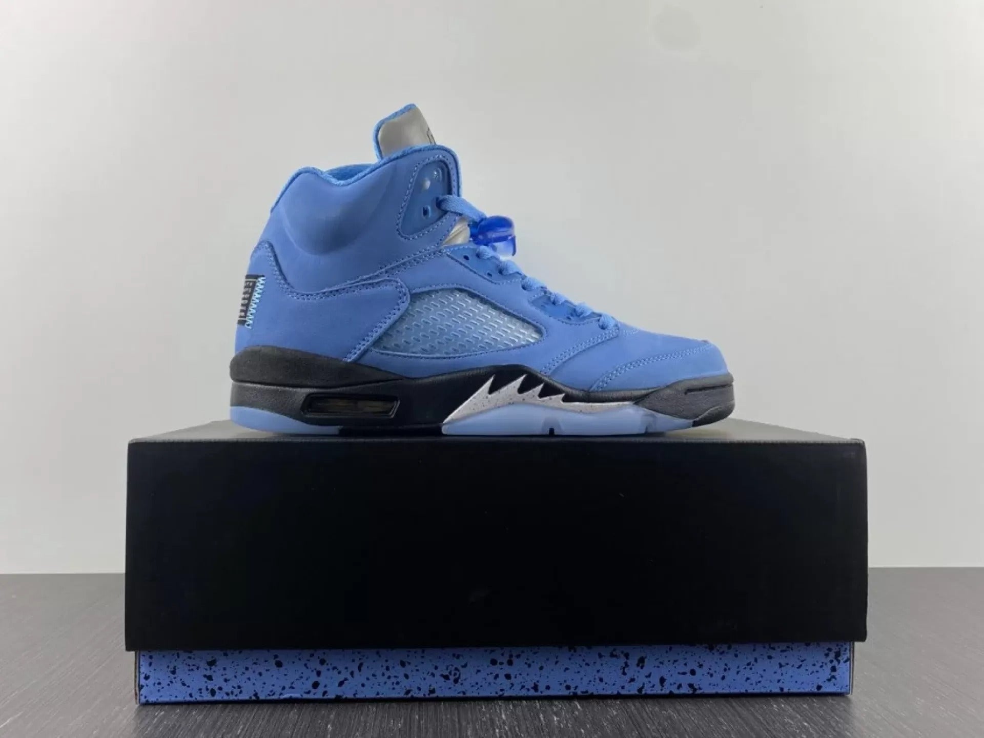 Air Jordan 5 Retro UNC University Blue