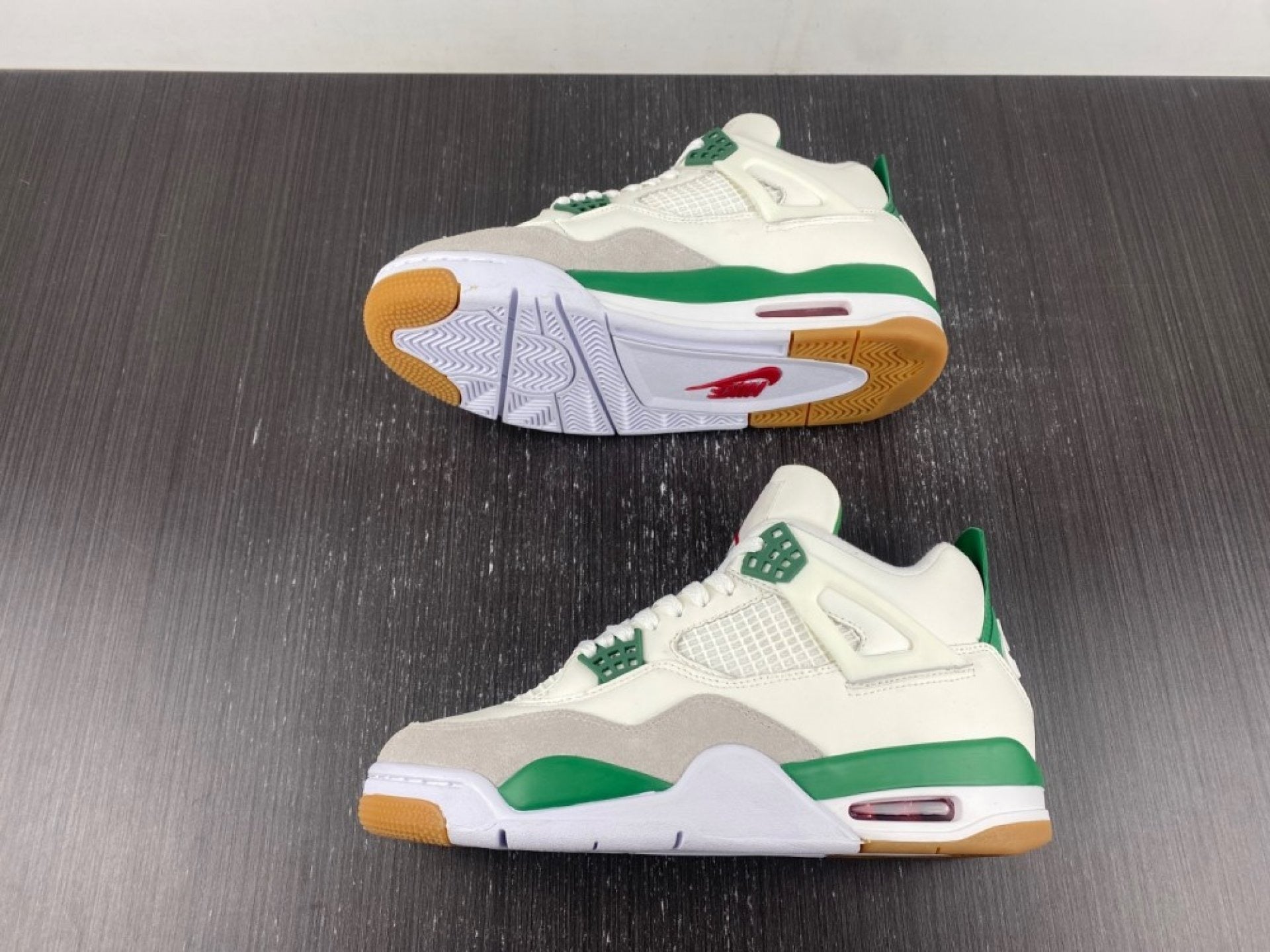 Air Jordan 4 Retro Sb Pine Green