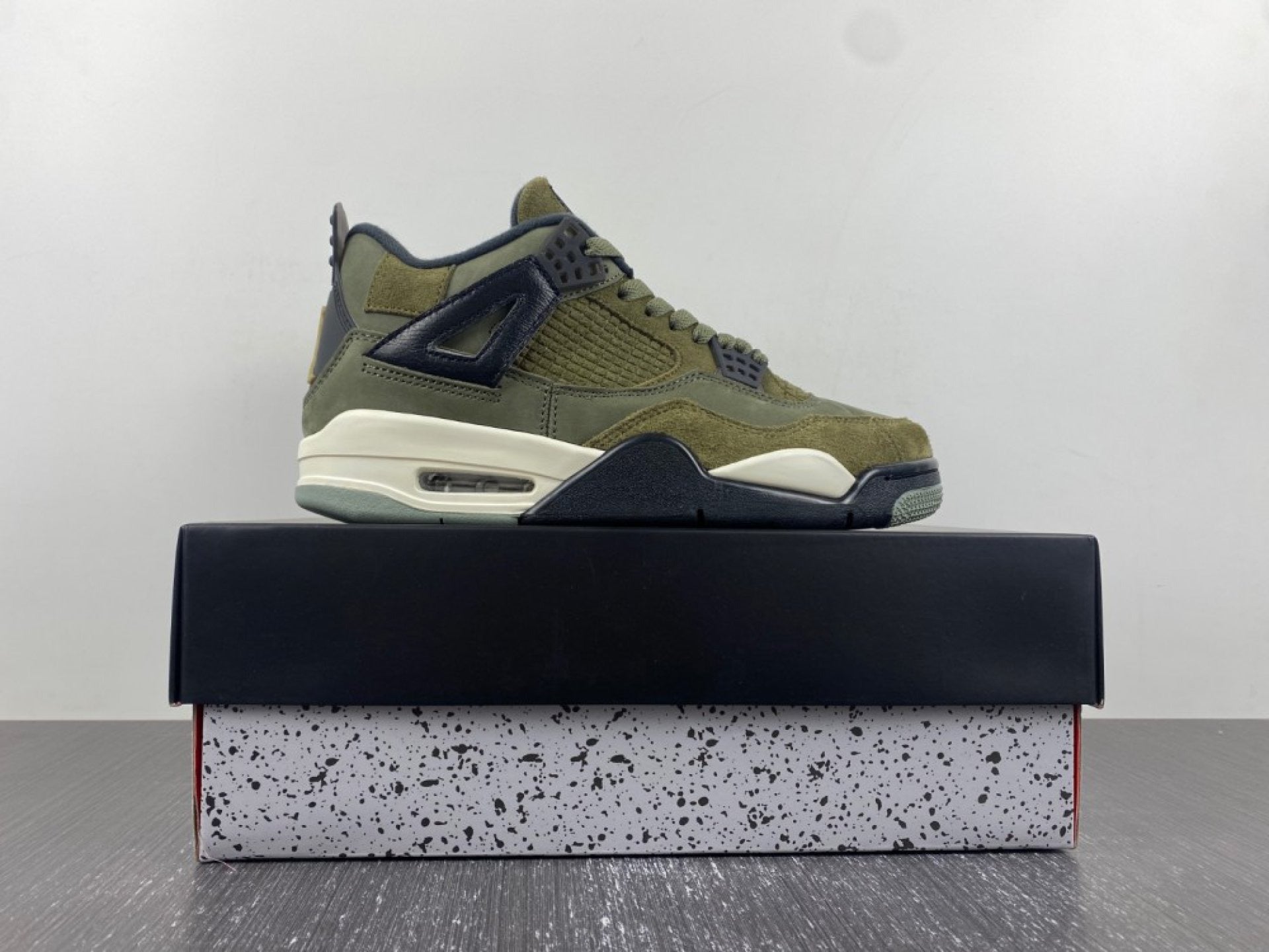 Air Jordan 4 Retro SE Craft Medium Olive