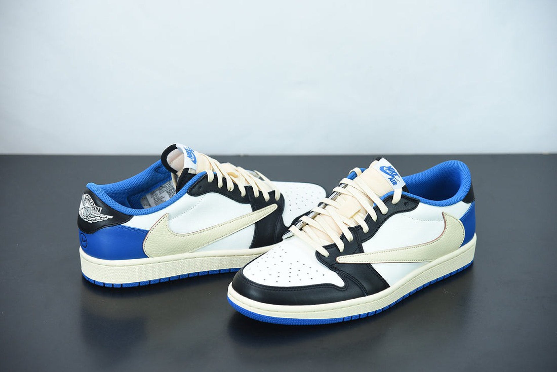 Air Jordan 1 Retro Low OG SP Fragment x Travis Scott