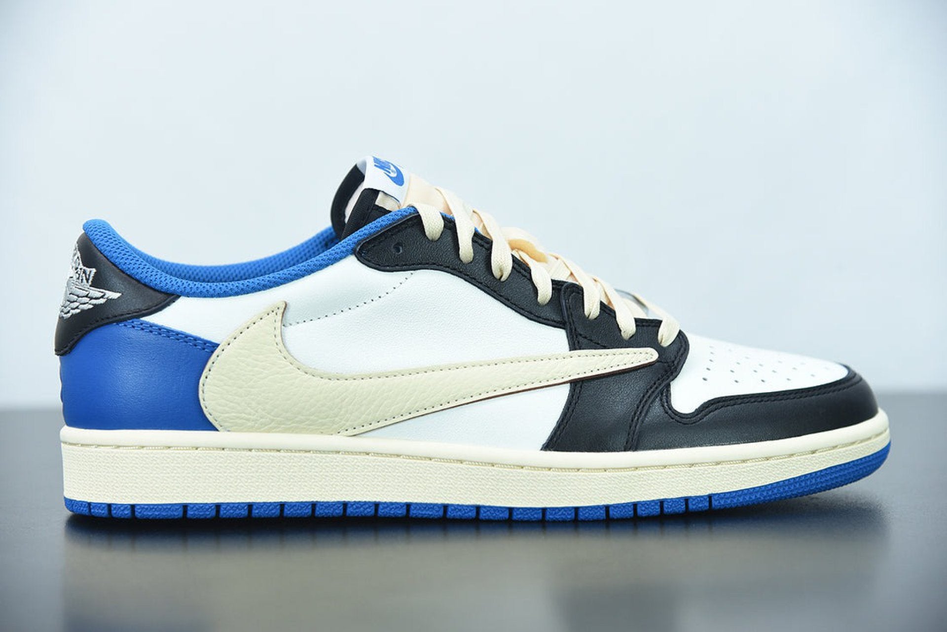 Air Jordan 1 Retro Low OG SP Fragment x Travis Scott