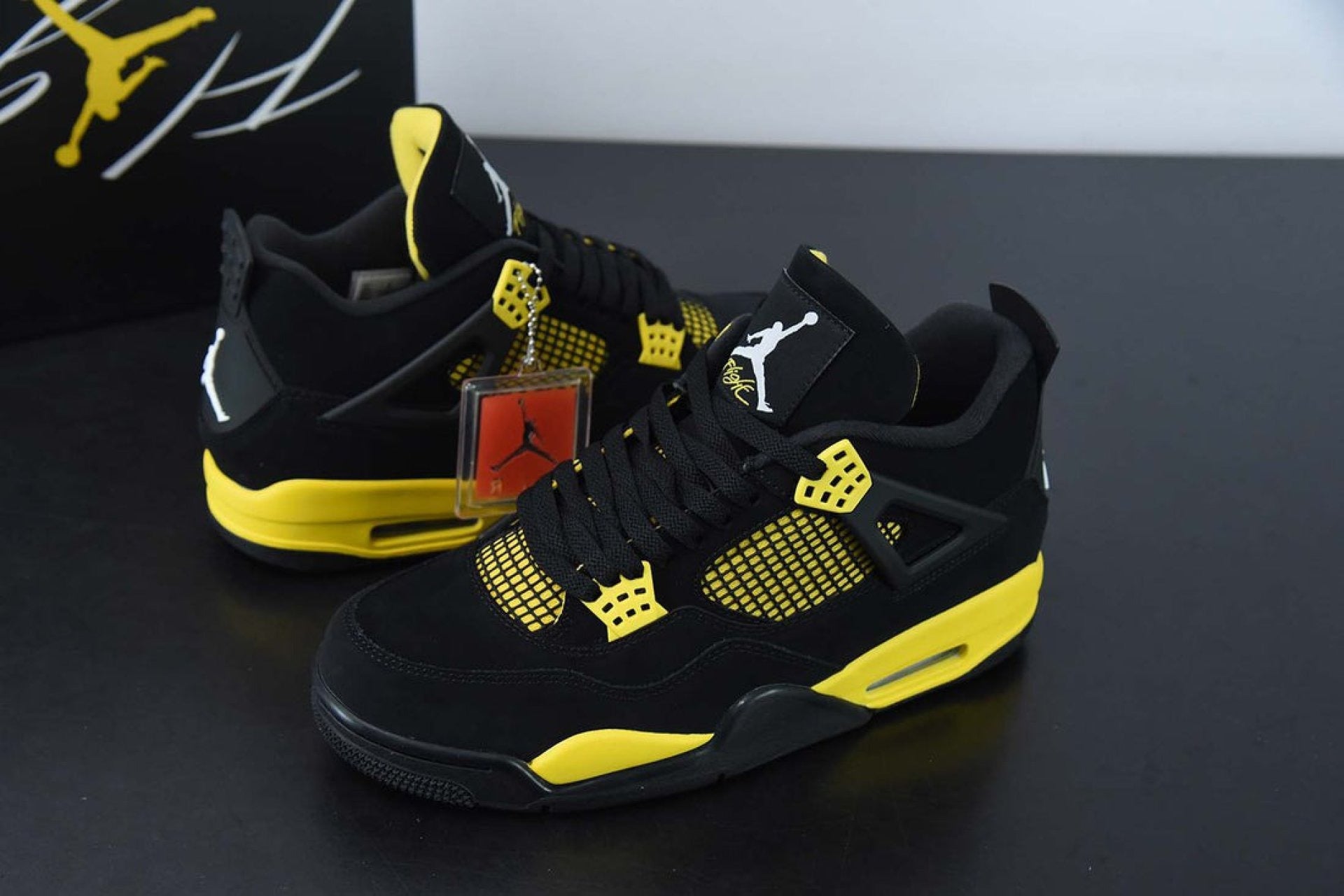 Air Jordan 4 Retro Thunder Yellow (2023)