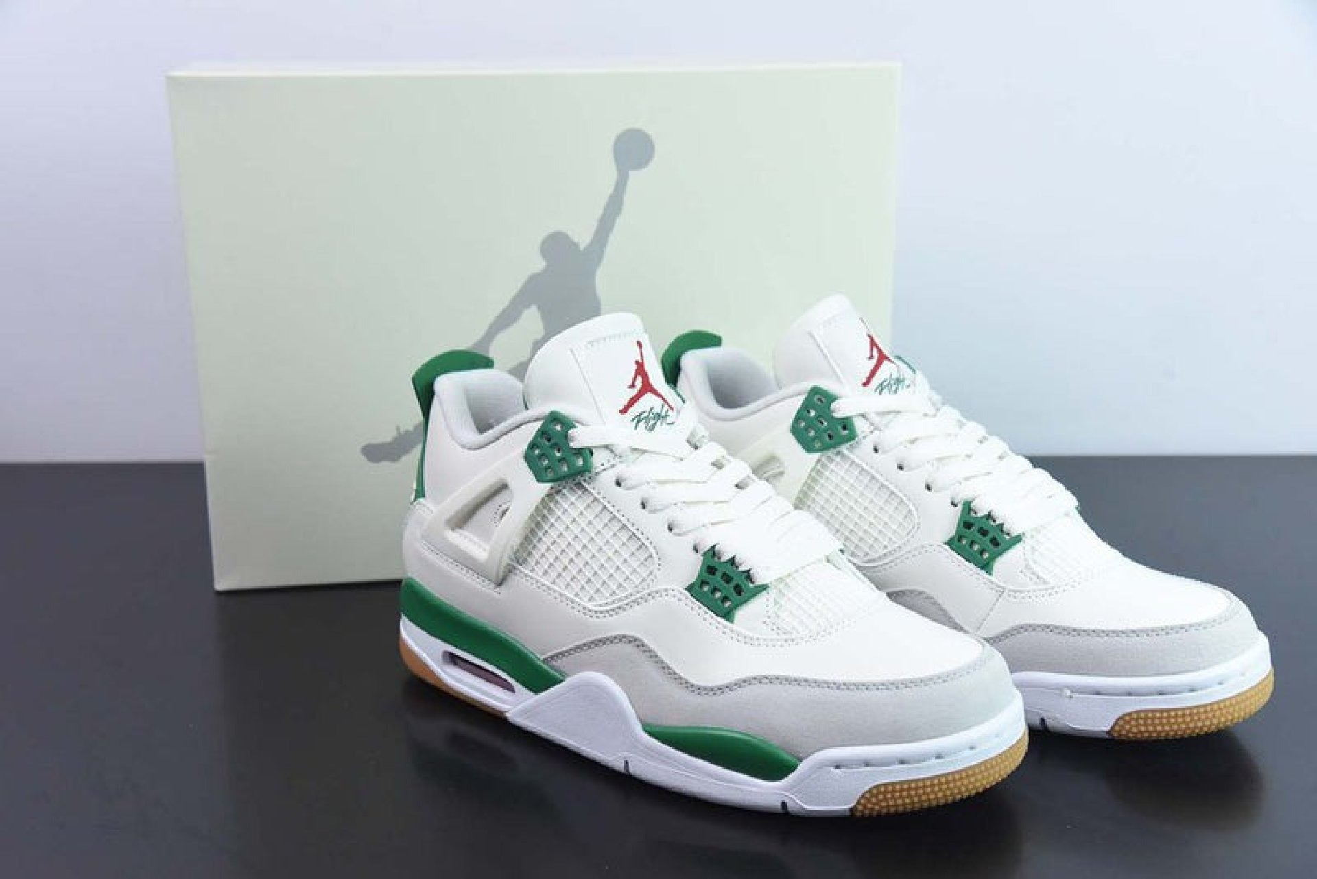 Air Jordan 4 Retro Sb Pine Green