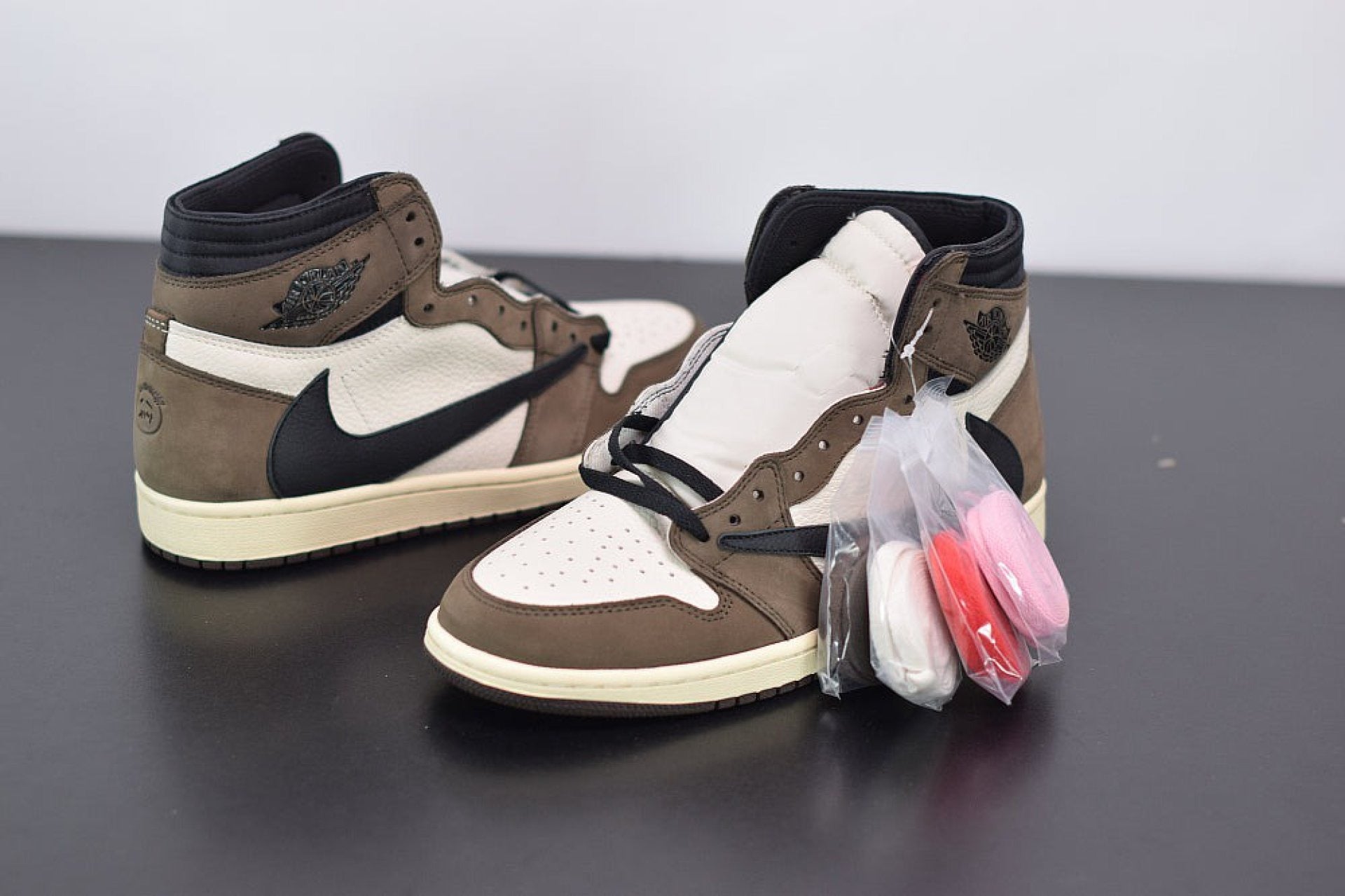 Air Jordan 1 Retro High OG SP Travis Scott Mocha