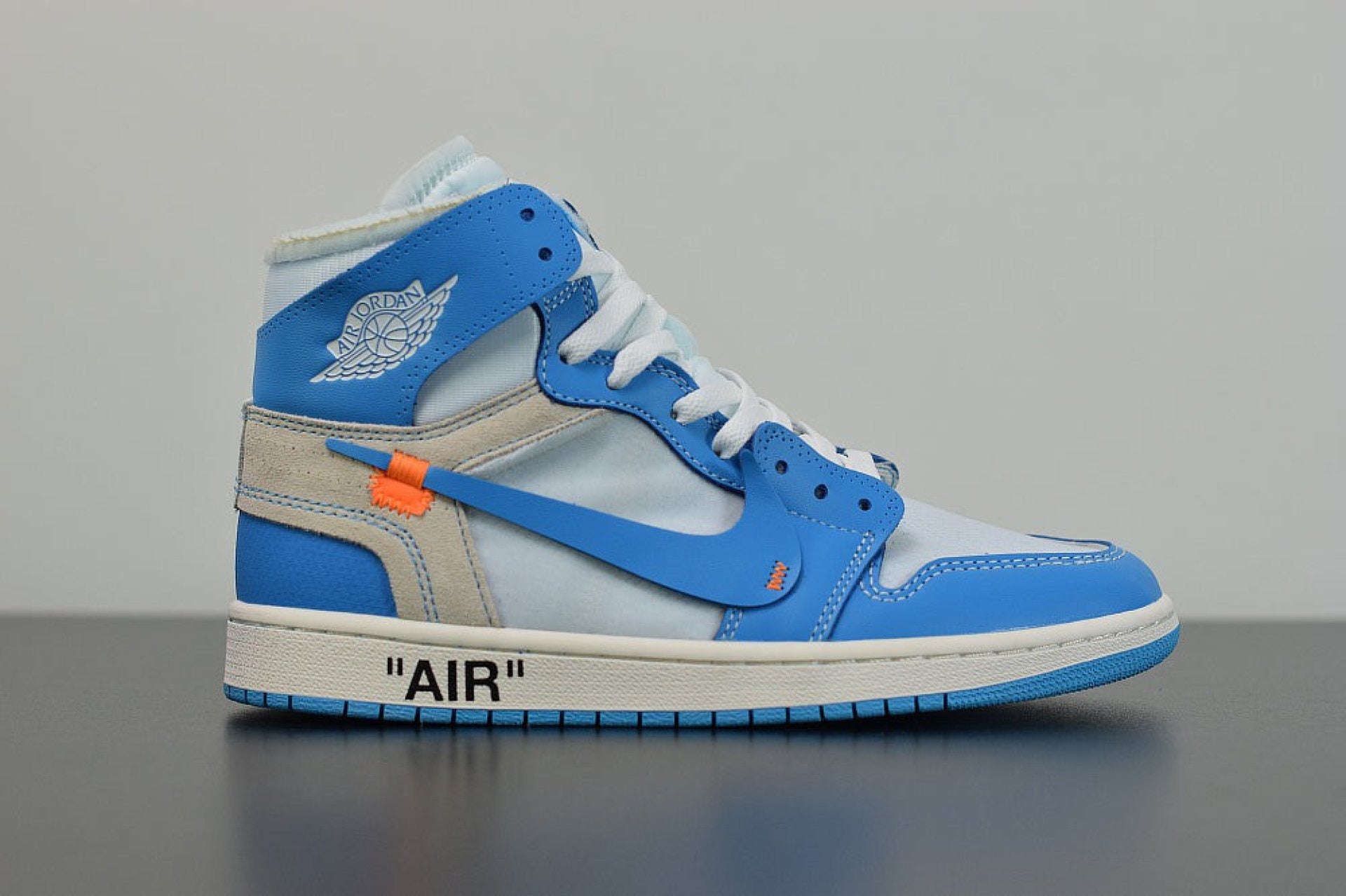 Air Jordan 1 Retro High Off-White University Blue