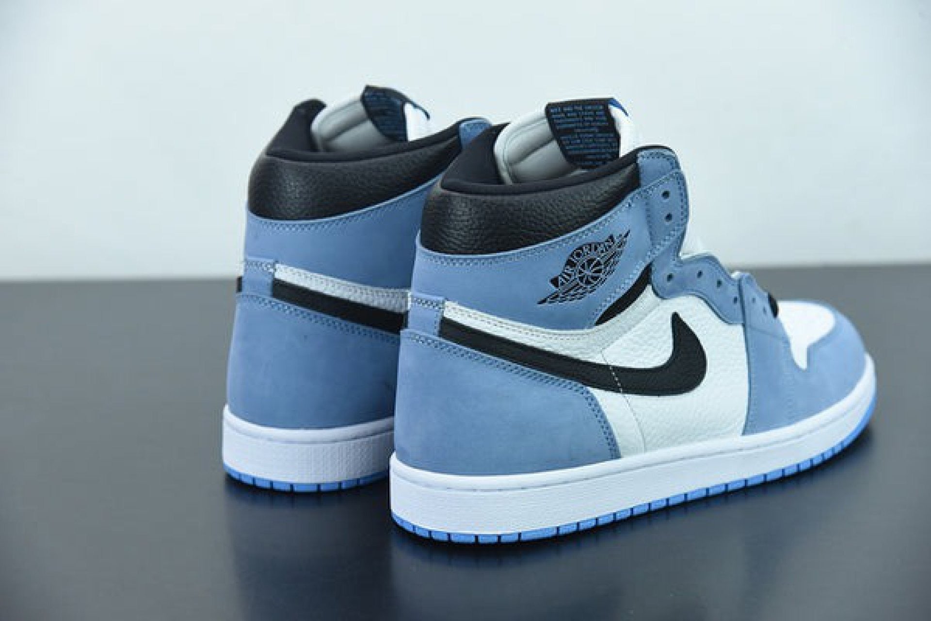 Air Jordan 1 Retro High OG University Blue