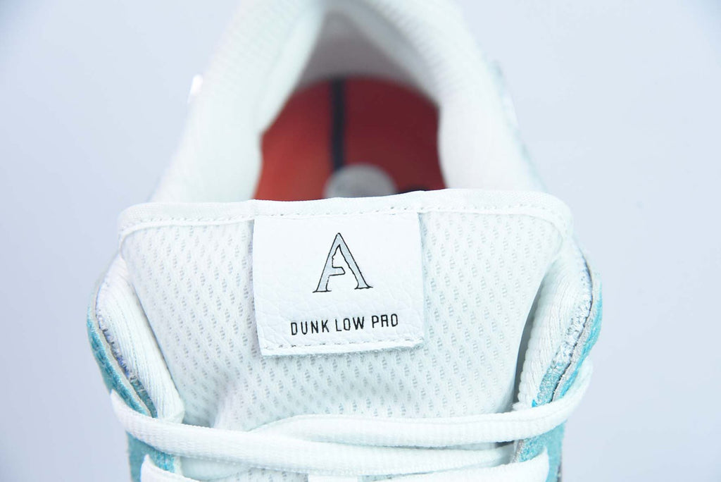 SB Dunk Low April Skateboards