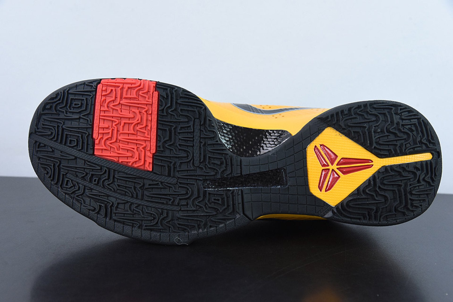 Kobe 5 Bruce Lee