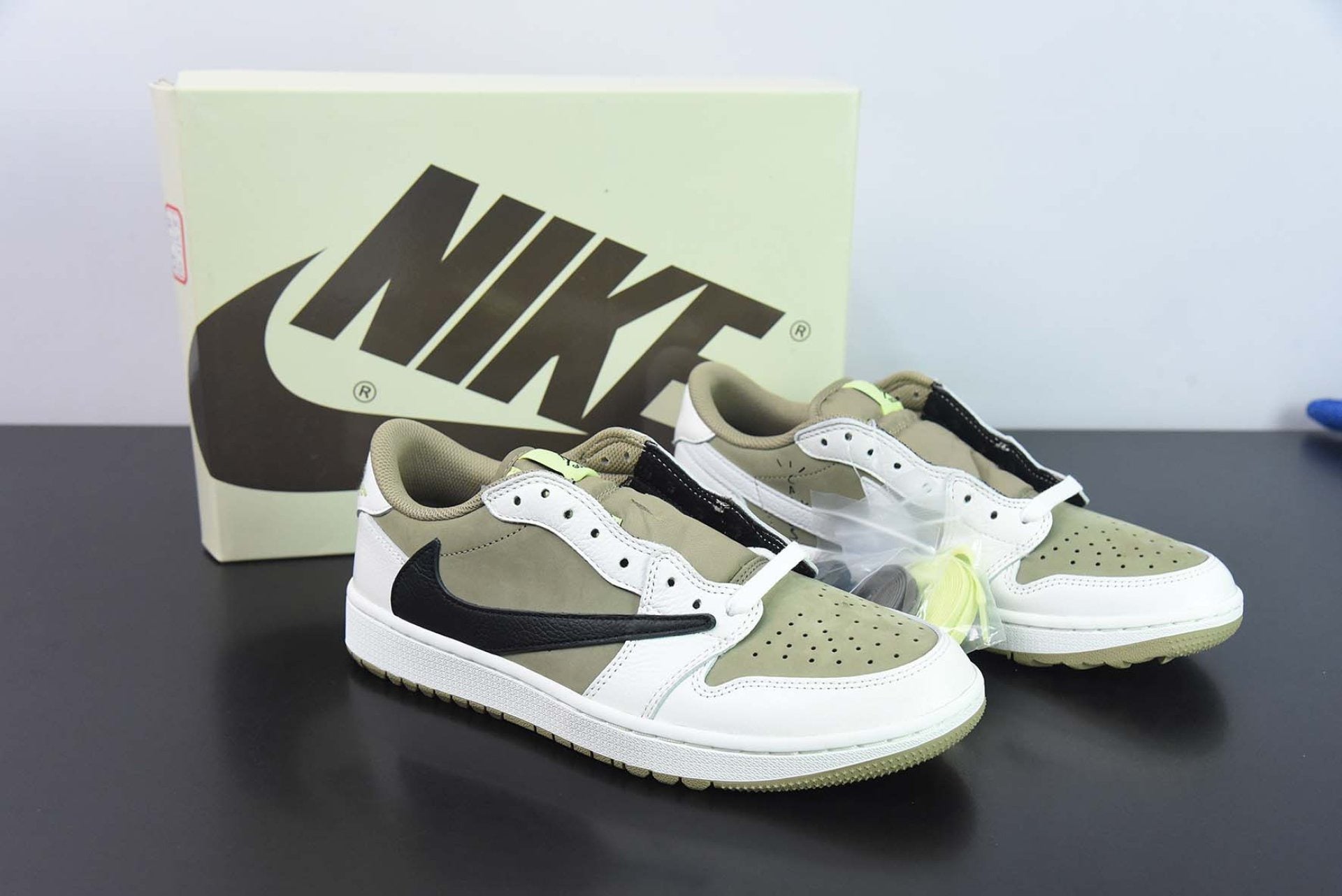 Air Jordan 1 Retro Low Golf Travis Scott Neutral Olive