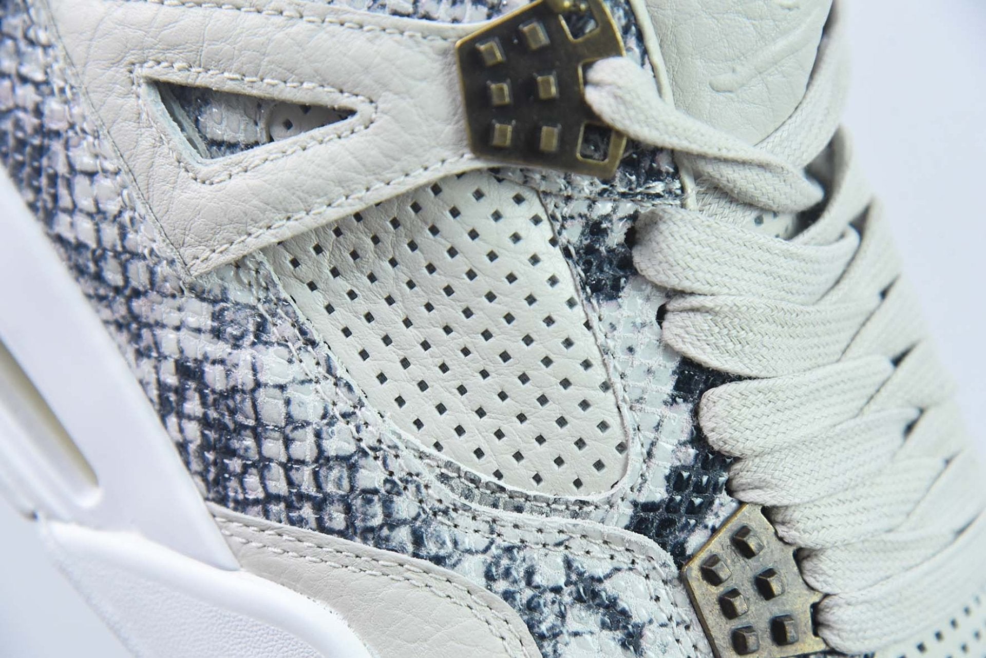 Air Jordan 4 Retro Pinnacle Snakeskin 819139-030