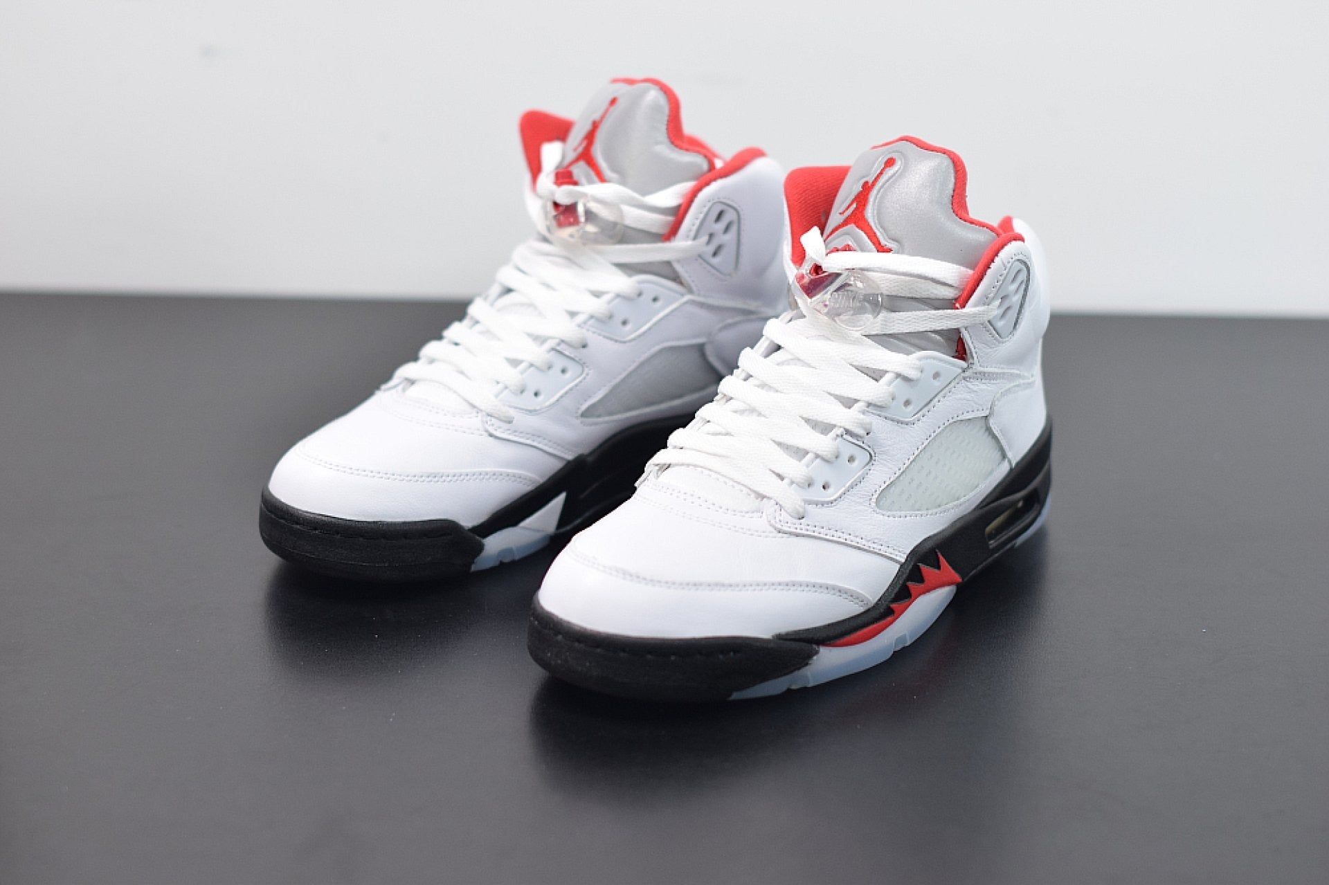 Air Jordan 5 Retro Fire Red Silver Tongue