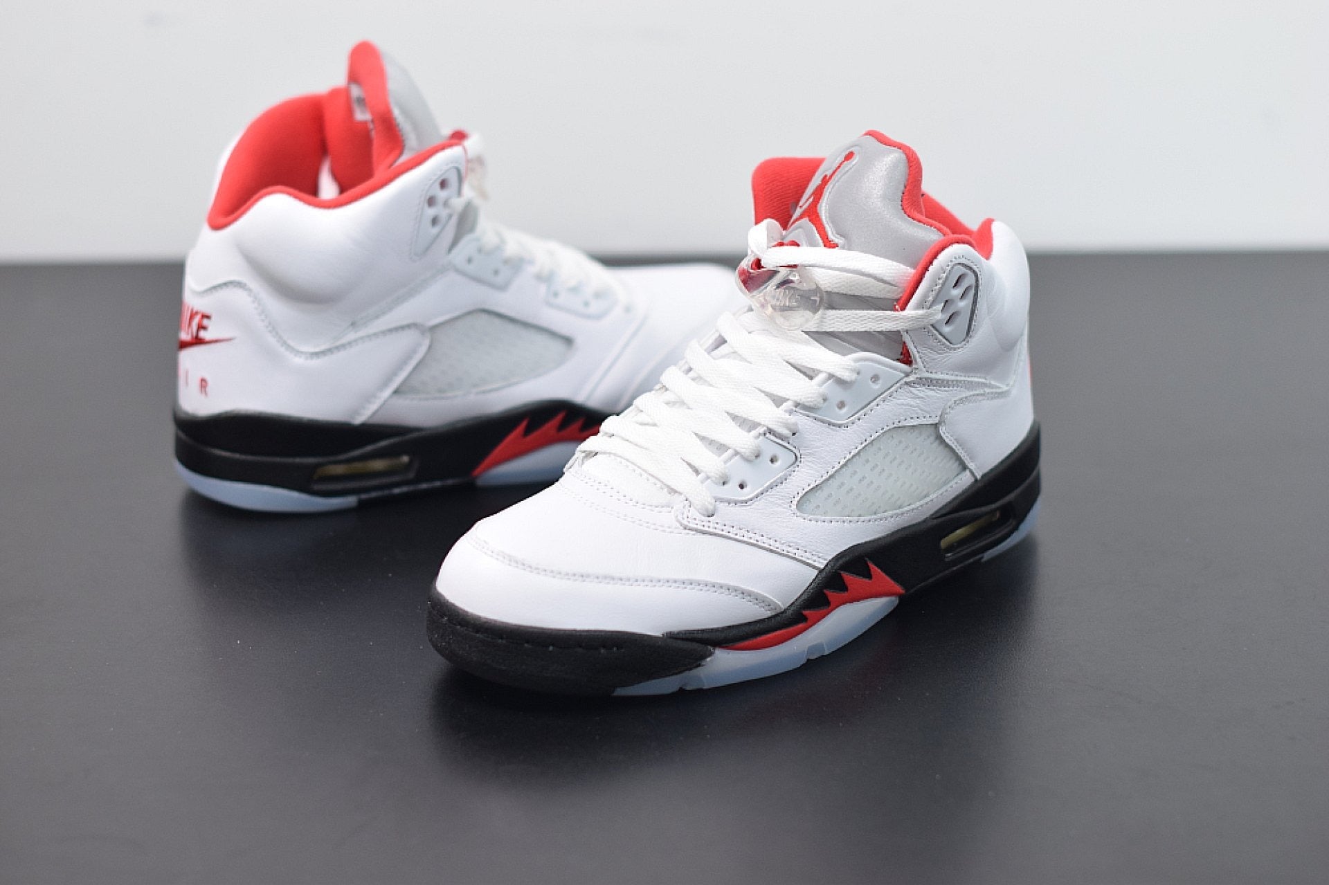 Air Jordan 5 Retro Fire Red Silver Tongue