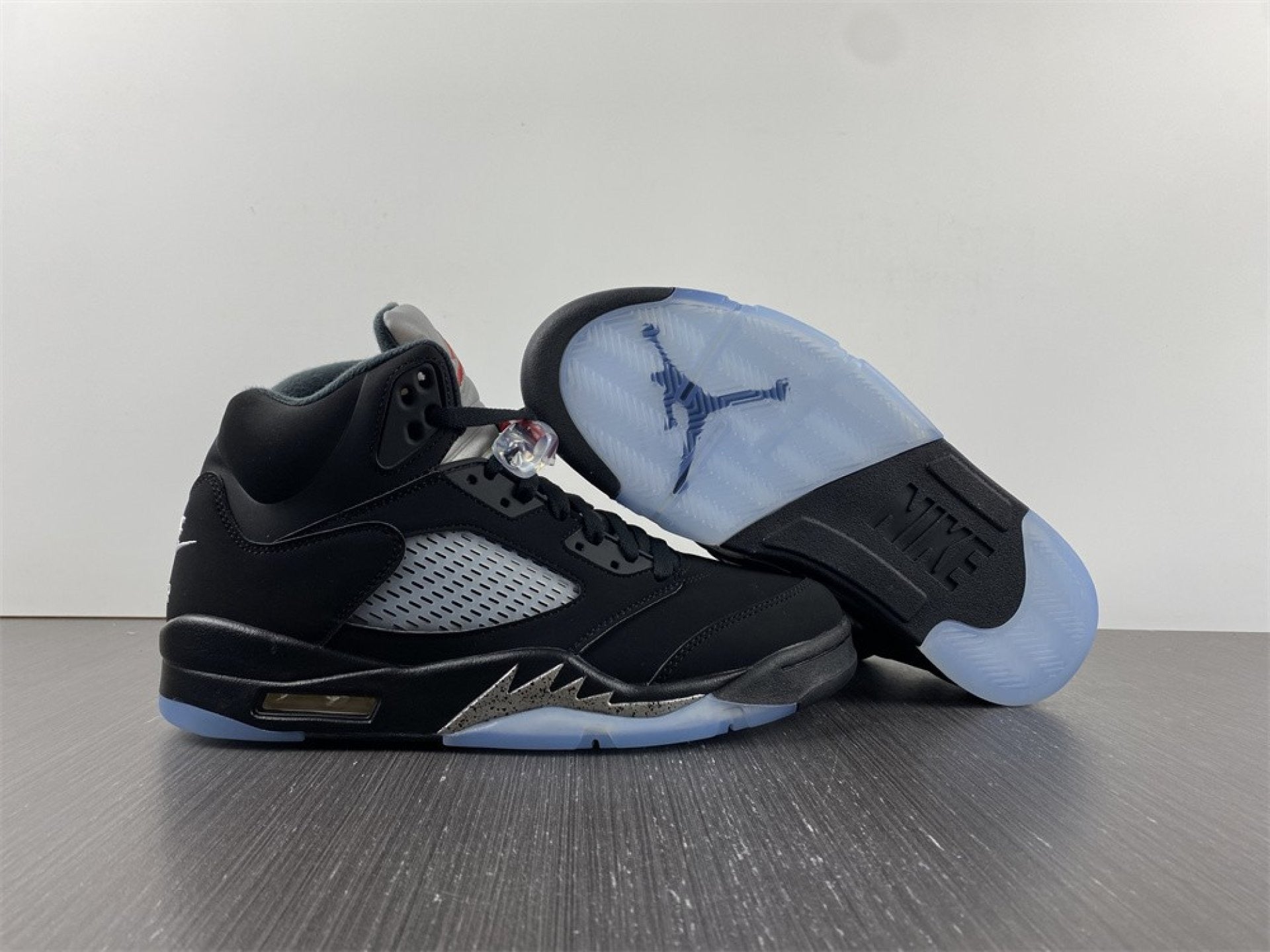 Air Jordan 5 Retro Black Metallic