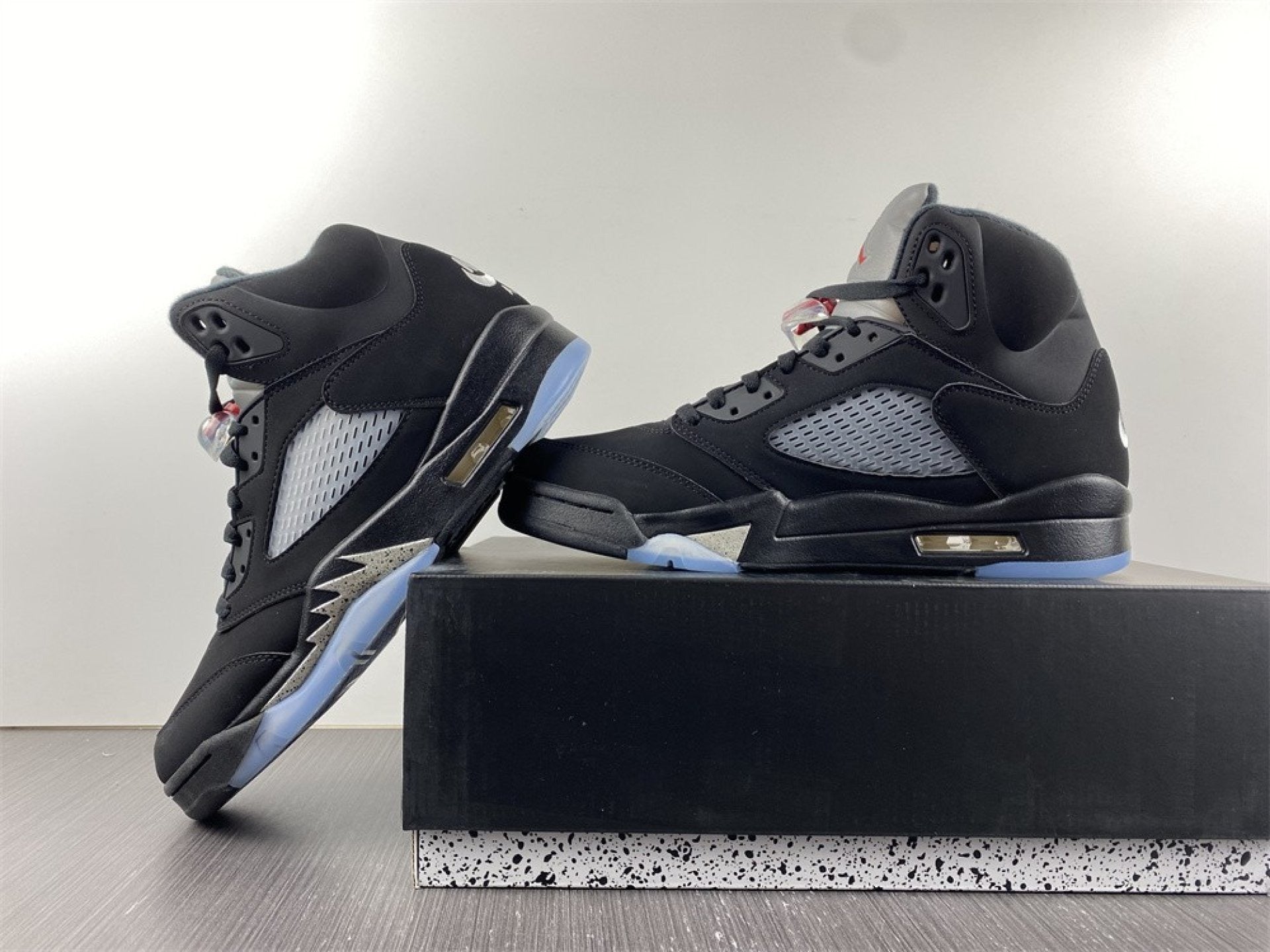 Air Jordan 5 Retro Black Metallic