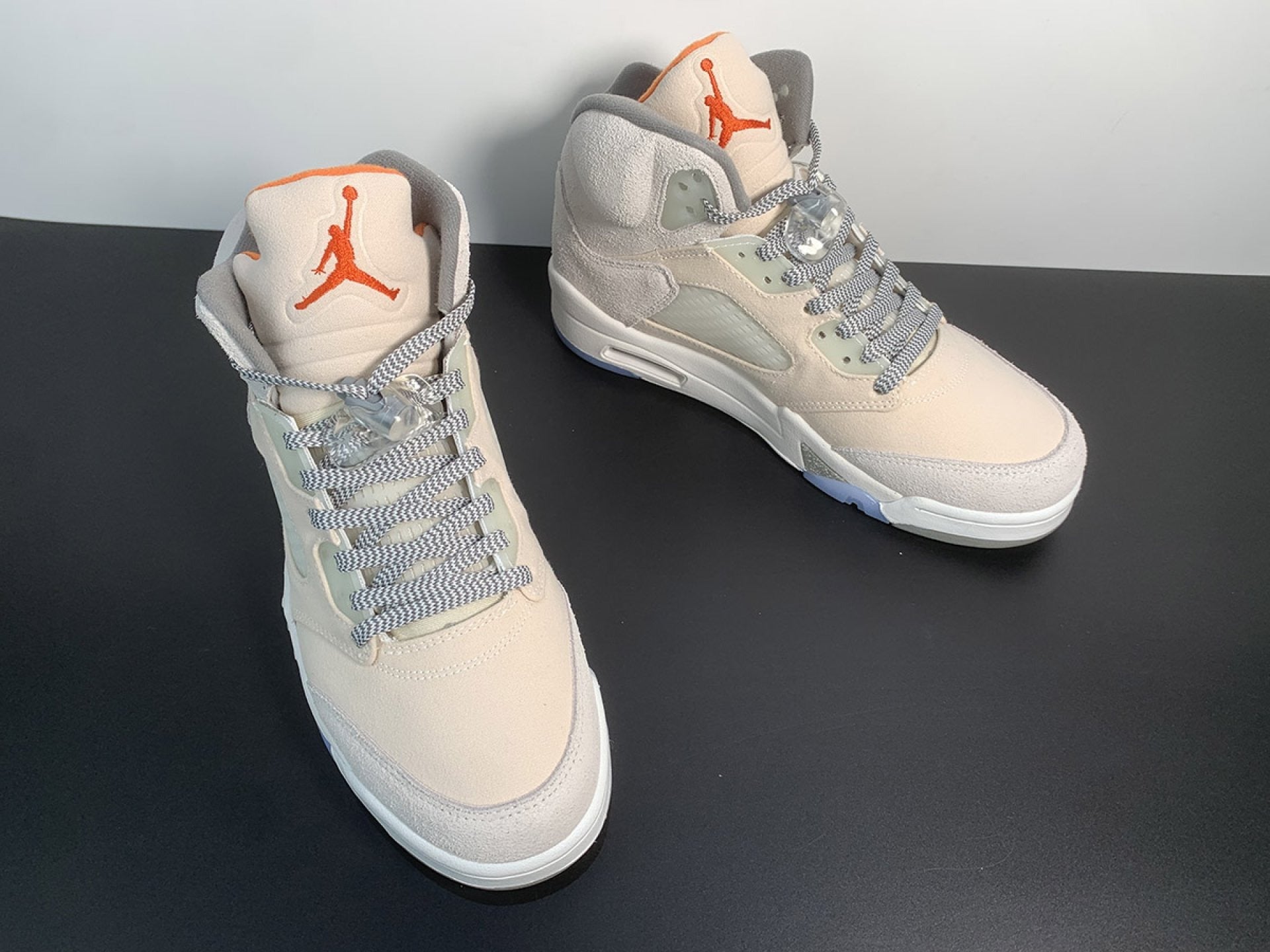 Air Jordan 5 Retro SE Craft Light Orewood Brown