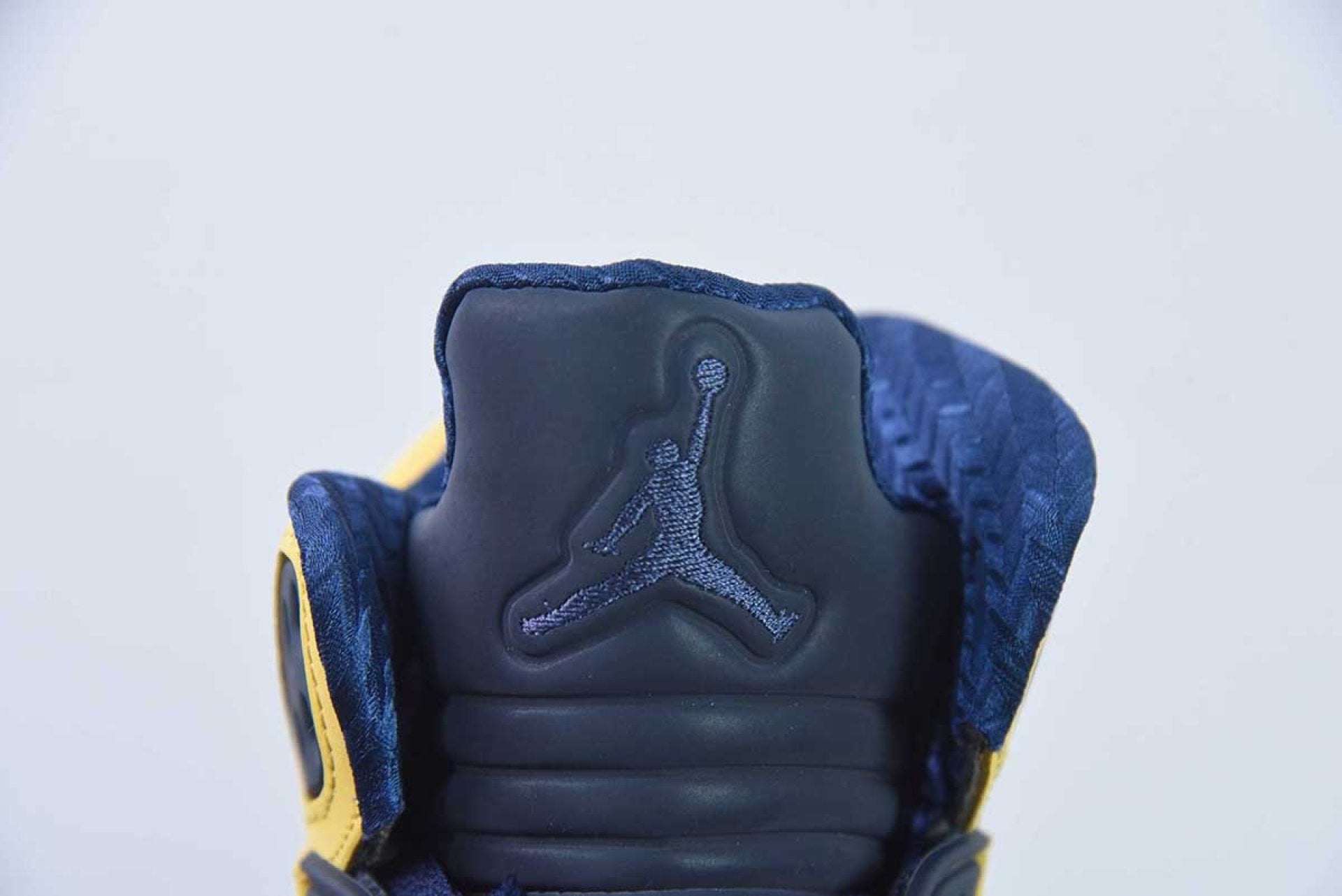 Air Jordan 5 Retro Michigan