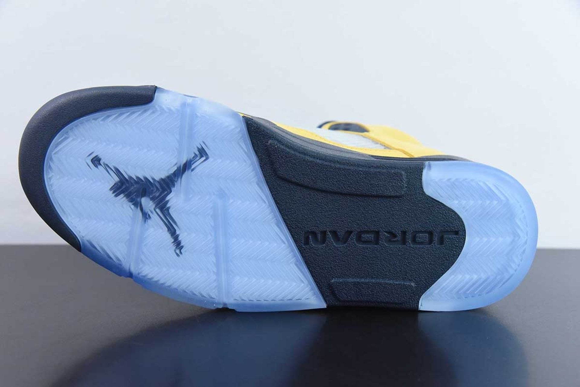 Air Jordan 5 Retro Michigan