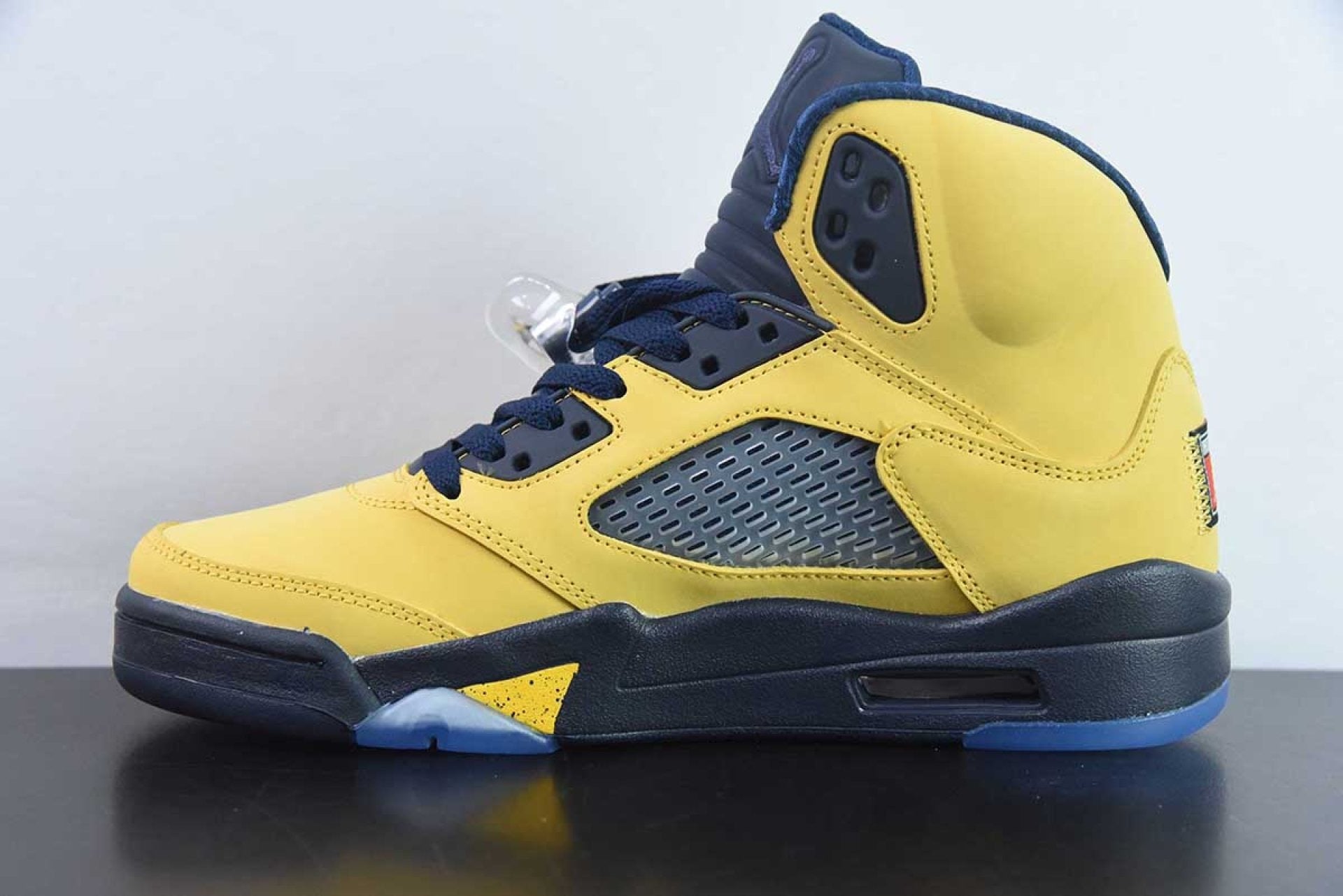 Air Jordan 5 Retro Michigan