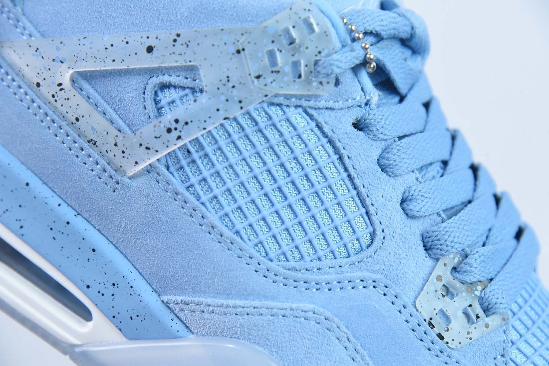 Air Jordan 4 Retro UNC PE